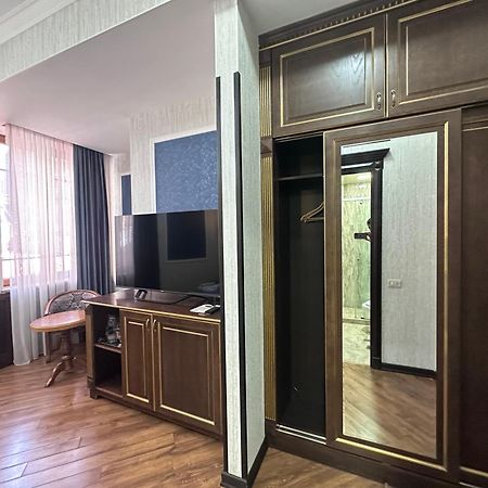 Royal Renaysance Hotel Ереван Екстериор снимка