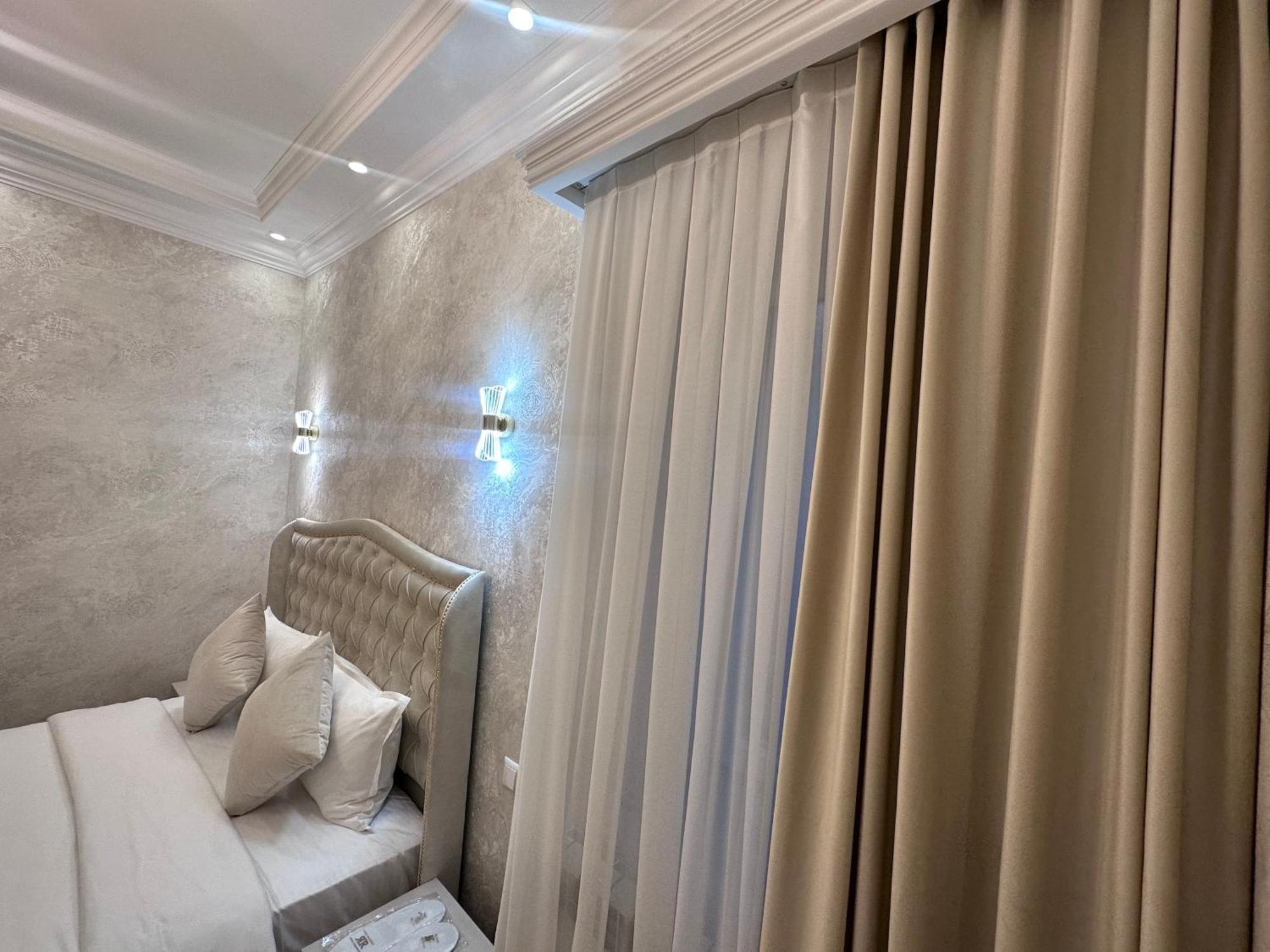 Royal Renaysance Hotel Ереван Екстериор снимка