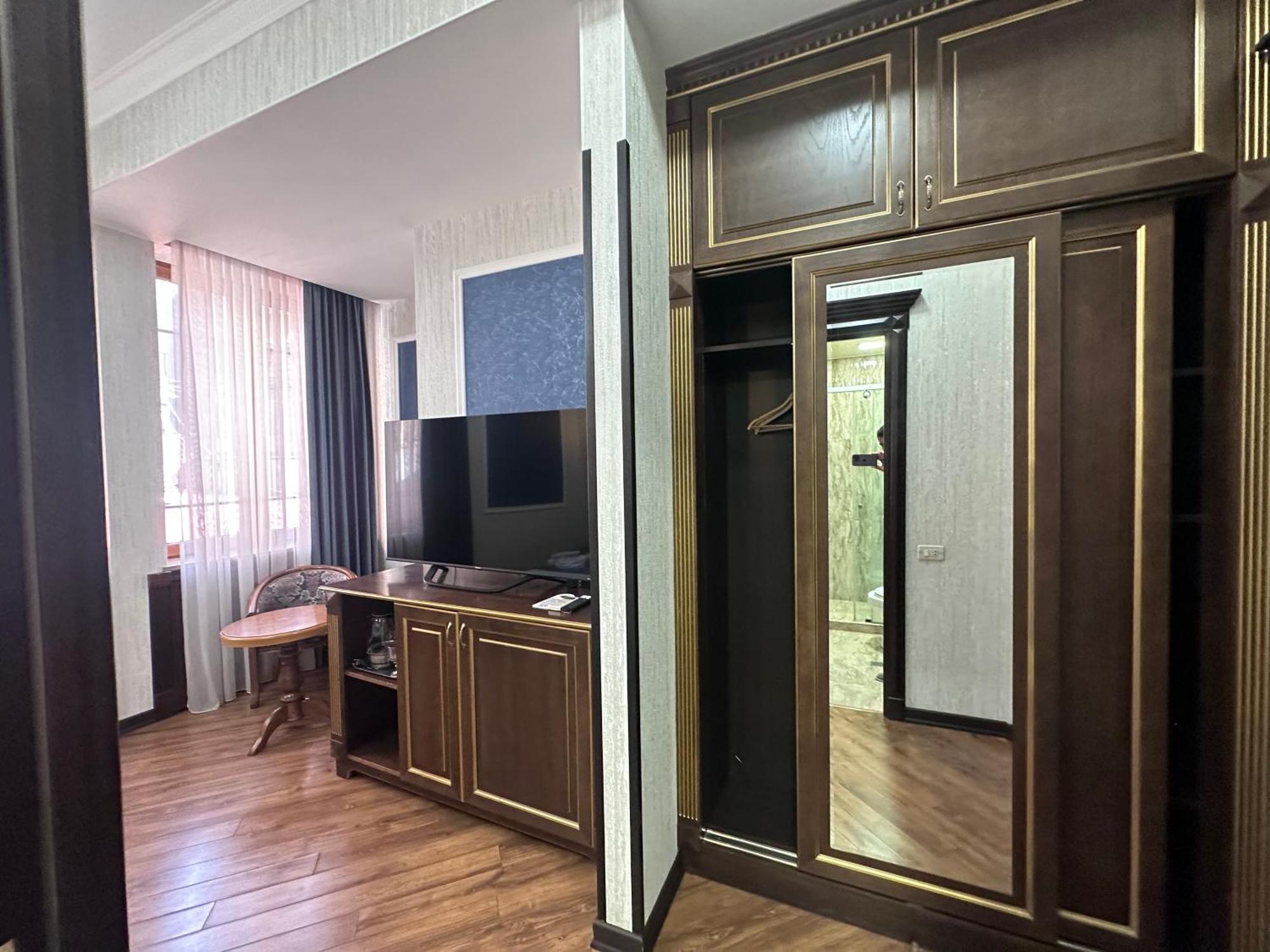 Royal Renaysance Hotel Ереван Екстериор снимка