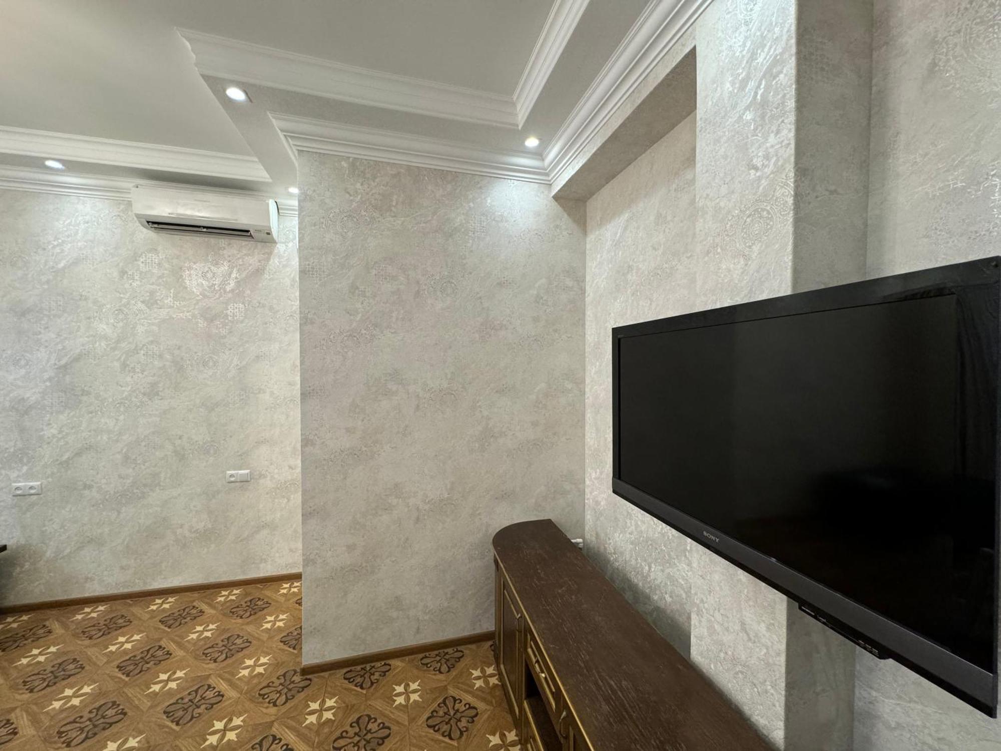 Royal Renaysance Hotel Ереван Стая снимка