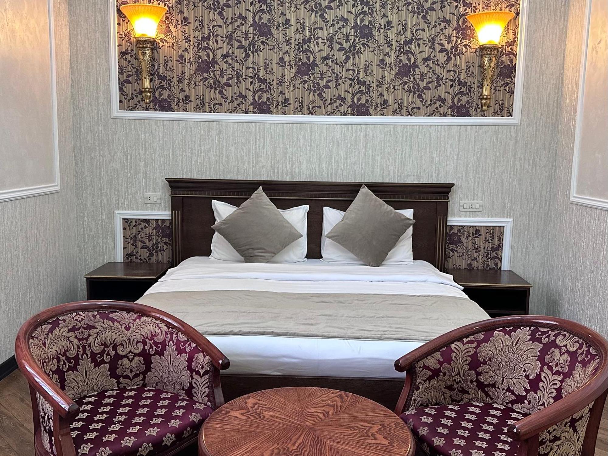 Royal Renaysance Hotel Ереван Екстериор снимка