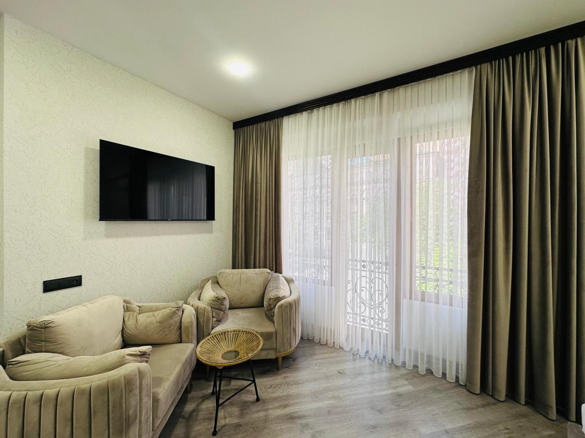 Royal Renaysance Hotel Ереван Стая снимка